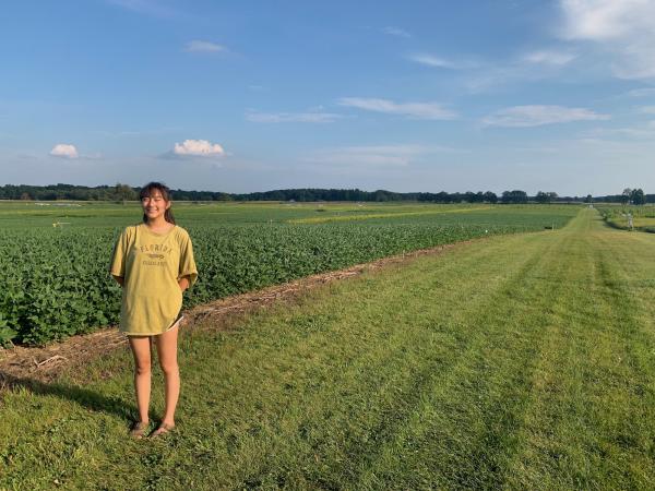 Wu’s research experience included a field trip to Michigan, where she and mentor McCall Calvert looked for parasites growing in soybean fields at a long-term ecological research site. (Image: Courtesy of Linda Wu)